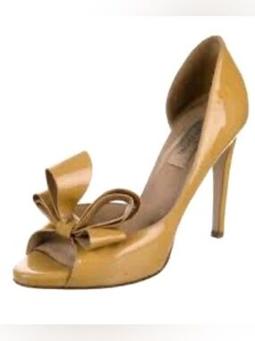 VALENTINO Garavani Beige Bow Patent Leather Open Toe Slip On Heels Sandals Sz 38